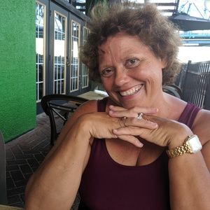 Meet your Posher, Sandra